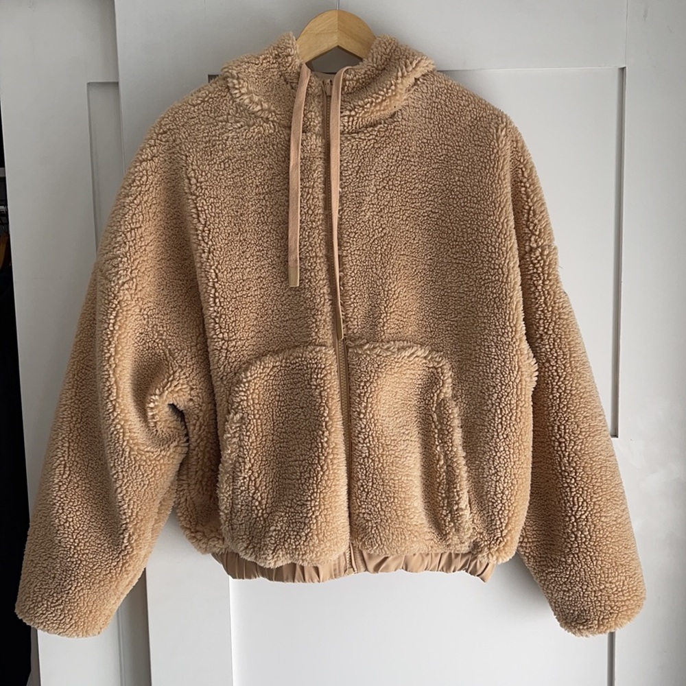 Alo yoga Duality reversible Sherpa jacket